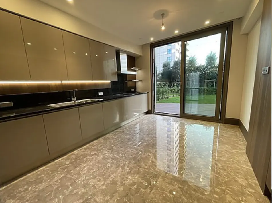 Fitted kitchen